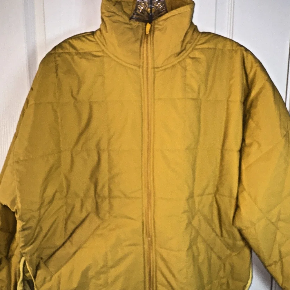 Vernacular Men's Light Puffer‎ Jacket Mustard Gold Medium EUC Quilted Outdoor